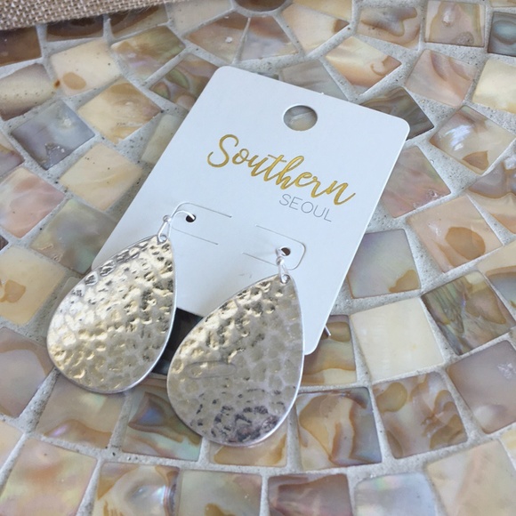 RESTOCKED! Hammered Silver drop earrings - Picture 2 of 6